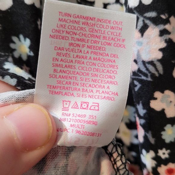 Cute and comfy Floral Shirt - Picture 5 of 5